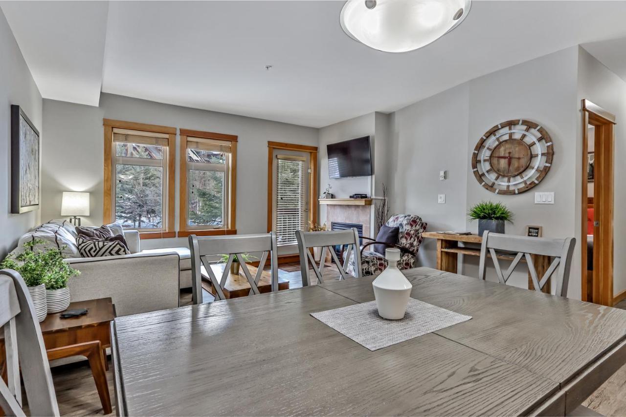 Suites With Pool & Hot Tubs Managed By Little Sister Getaways Canmore Exterior foto