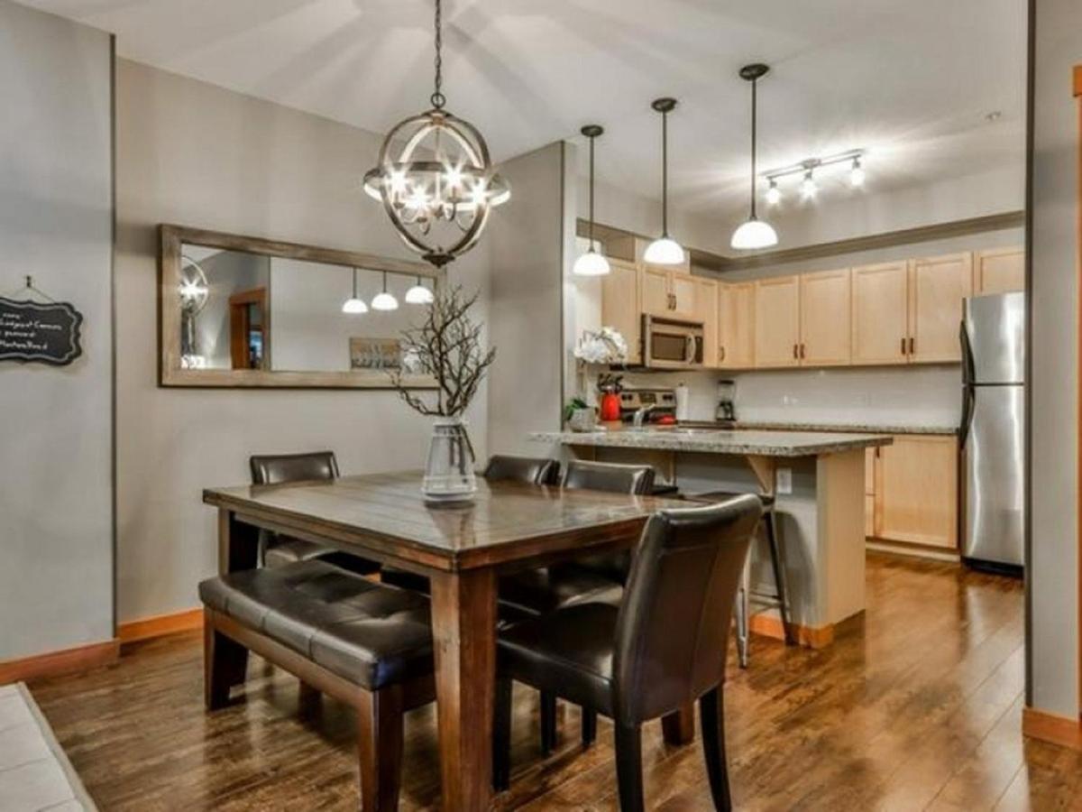 Suites With Pool & Hot Tubs Managed By Little Sister Getaways Canmore Exterior foto